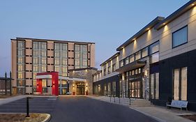Courtyard By Marriott Oshawa